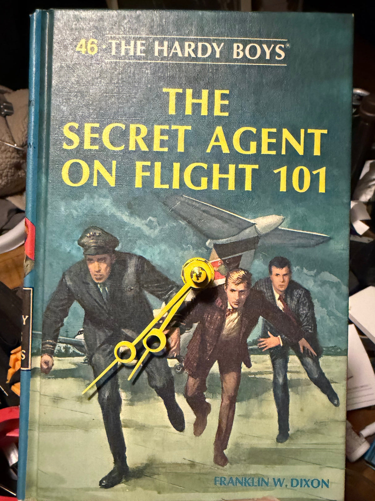 hardy boys clock- agent on flight 101

